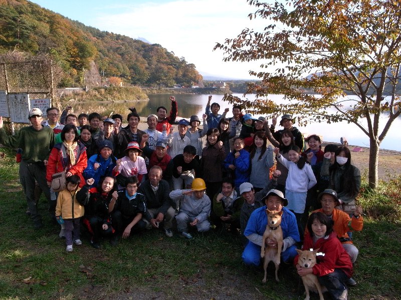 今年最後の山梨県側定例クリーン活動は...なんと流出油回収作業？！