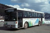 CNG(天然圧縮ガス)バスが富士山を走る　　提供：富士急行（株）