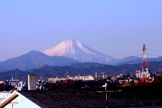 社屋(東京・立川市)からはもちろん富士山
