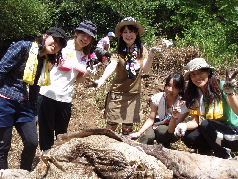 「地球の歩き方」の旅 富士山清掃活動　で産廃撤去テスト活動！