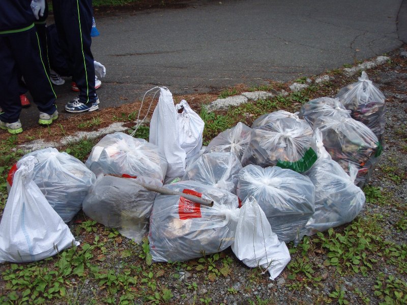 世田谷区立緑丘中学校の皆さんと清掃活動を実施しました！